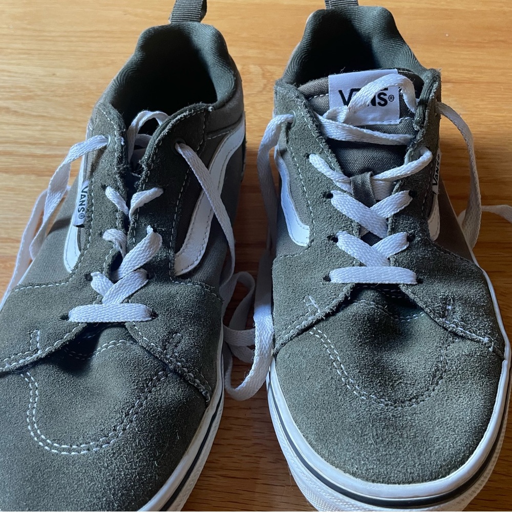 Vans Green Sneaker Shoes - Woman’s size 7, Youth size 6
